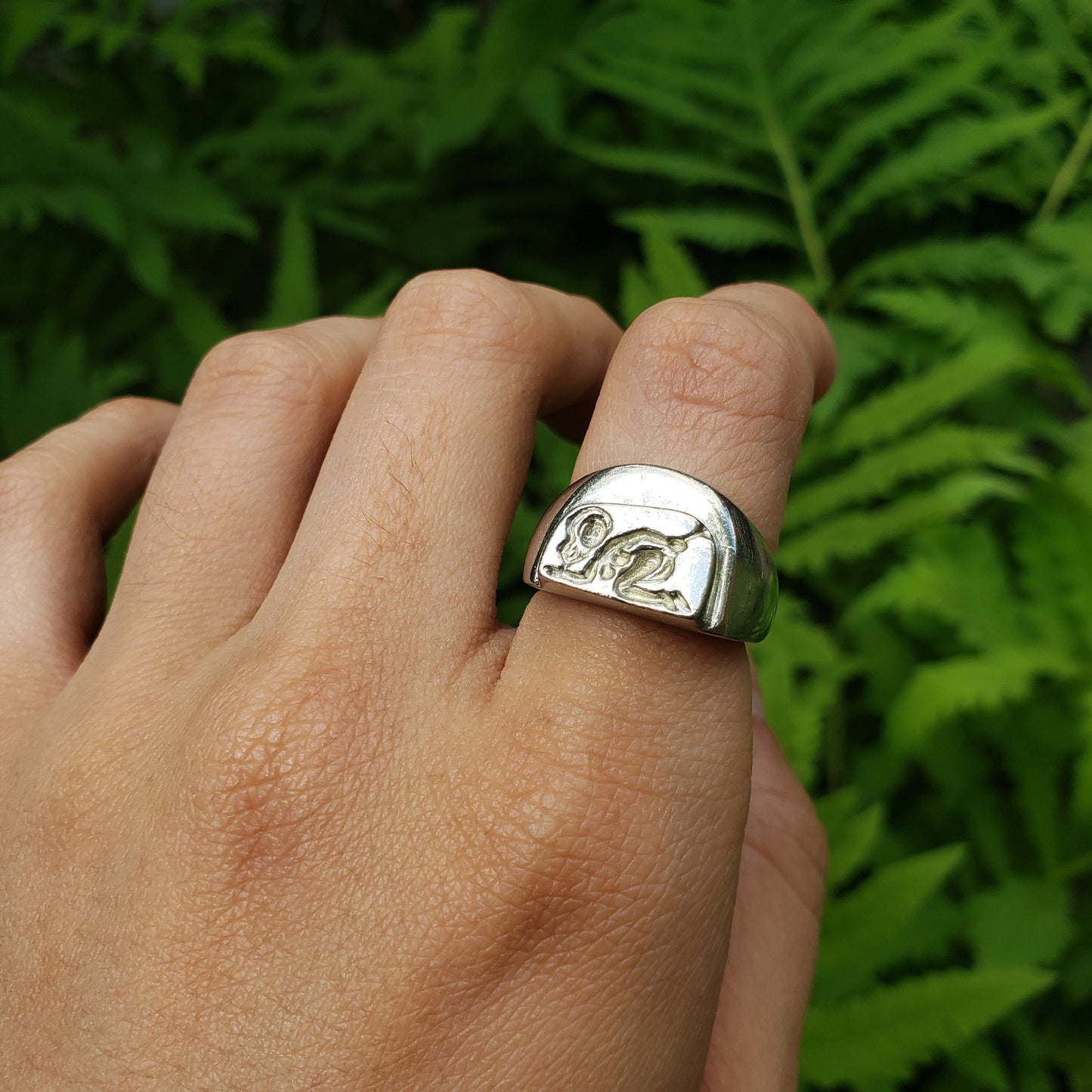 Butt trumpet wax seal signet ring