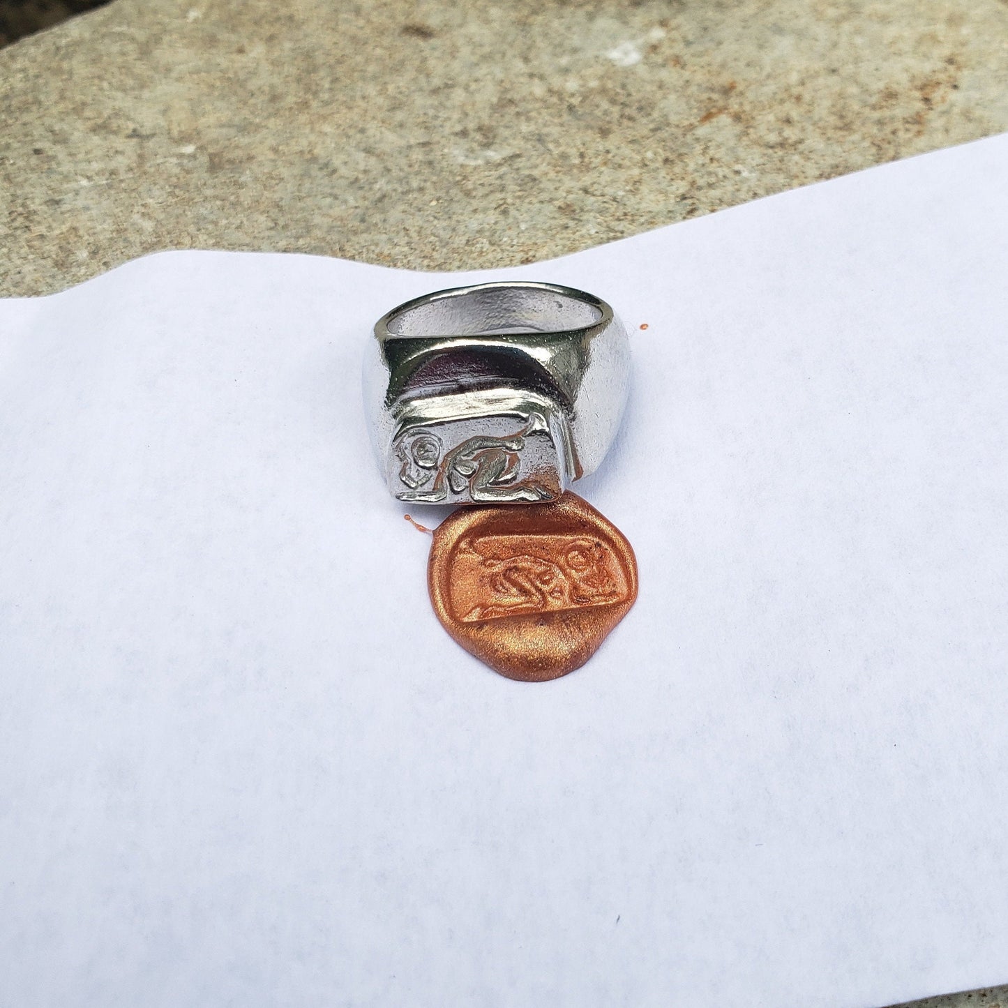 Butt trumpet wax seal signet ring