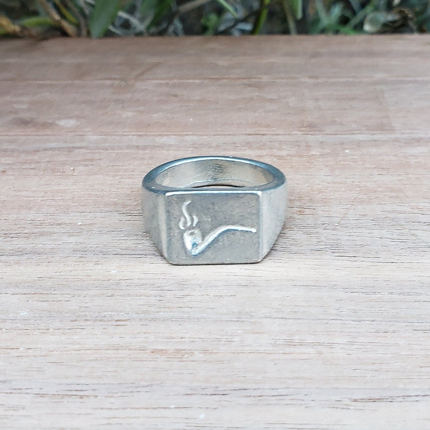 Pipe wax seal signet ring