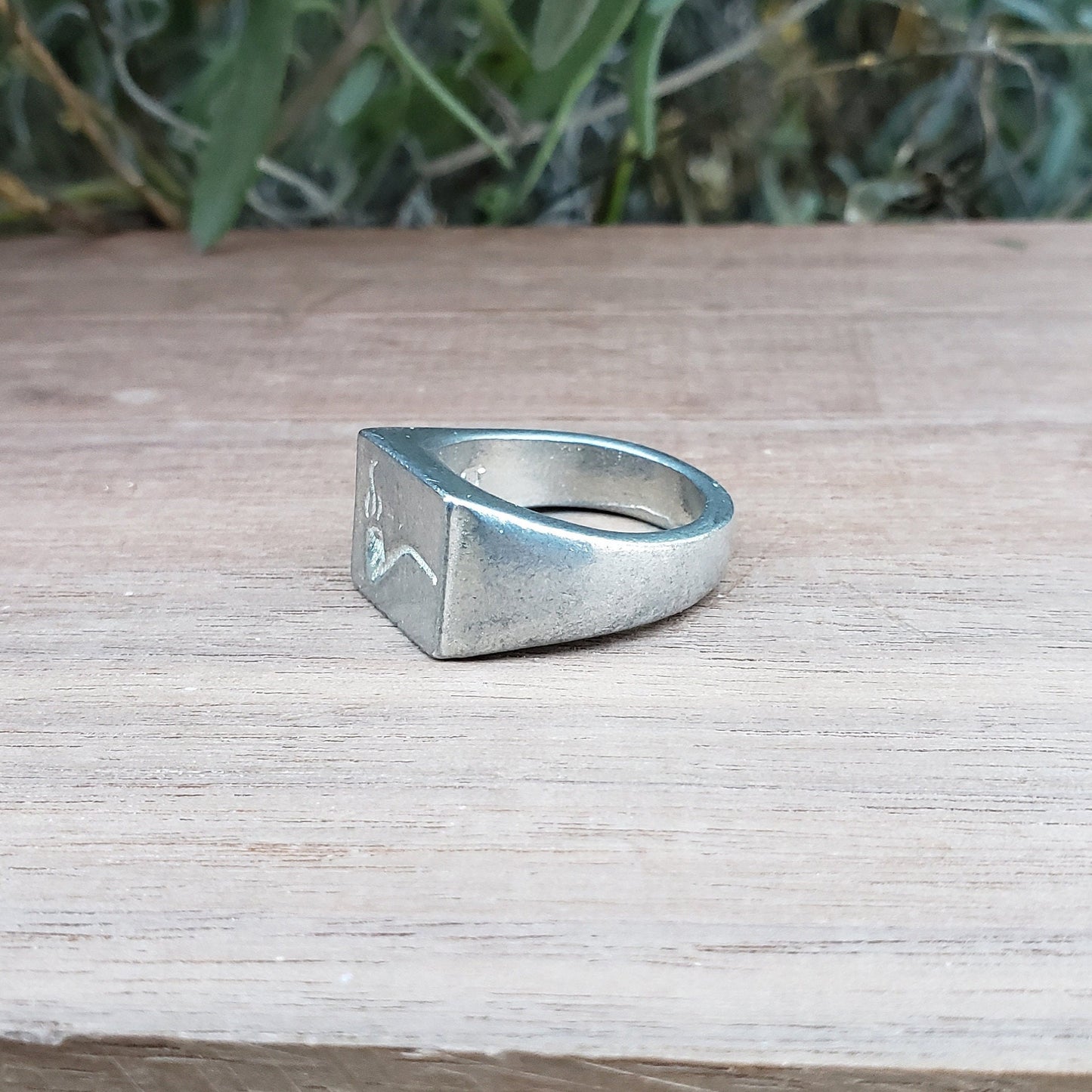 Pipe wax seal signet ring