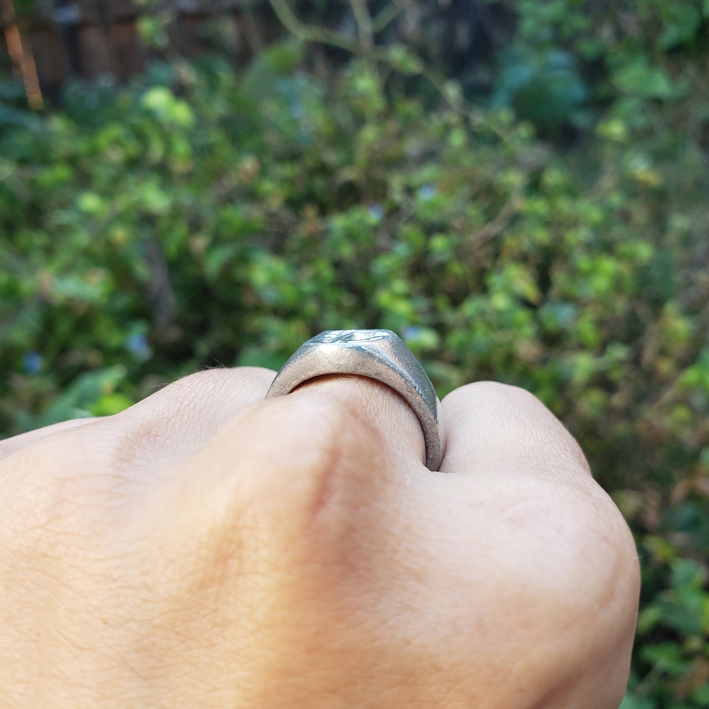 Body letter "J" wax seal signet ring