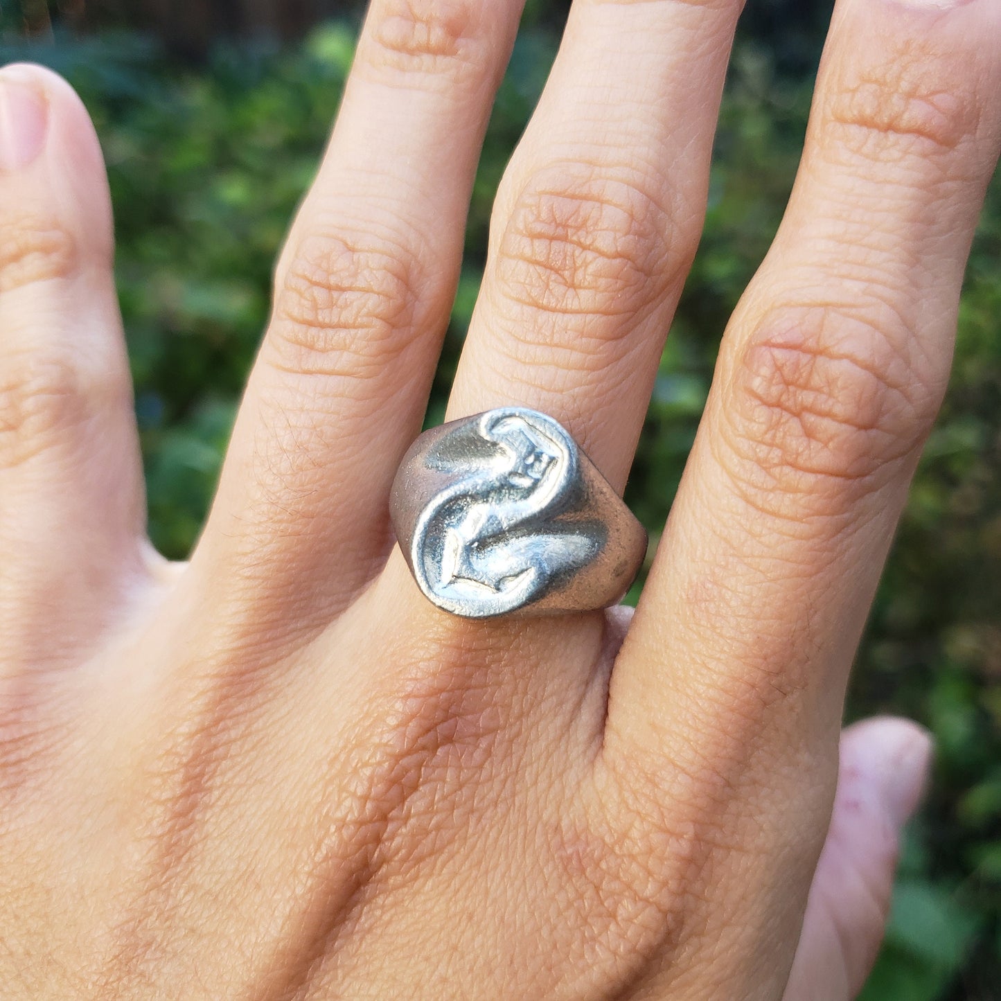 Body letter "S" wax seal signet ring