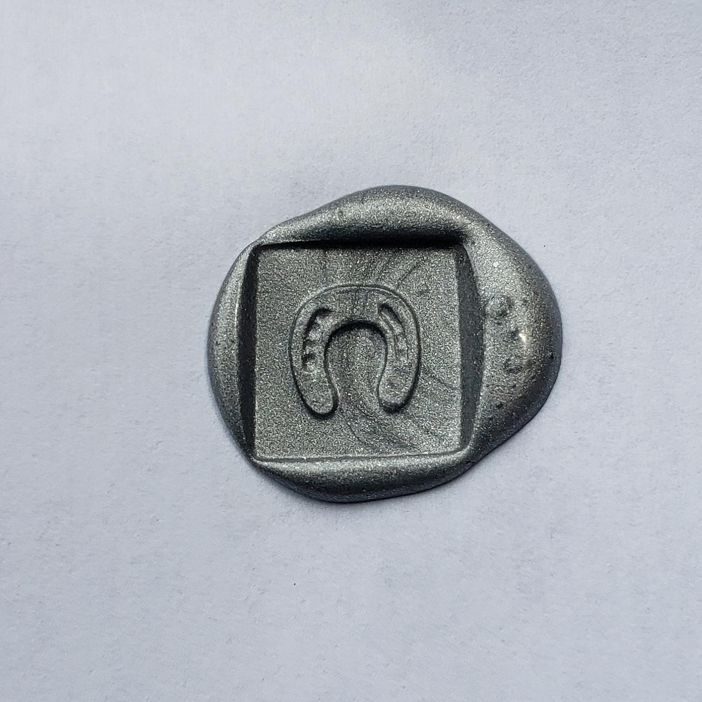Horseshoe wax seal signet ring