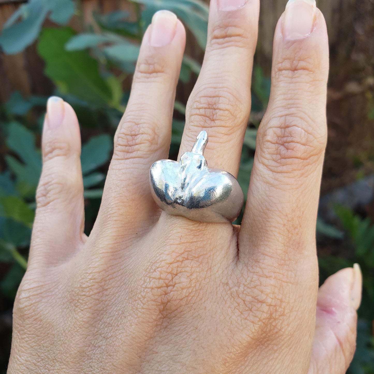 Man butt ring