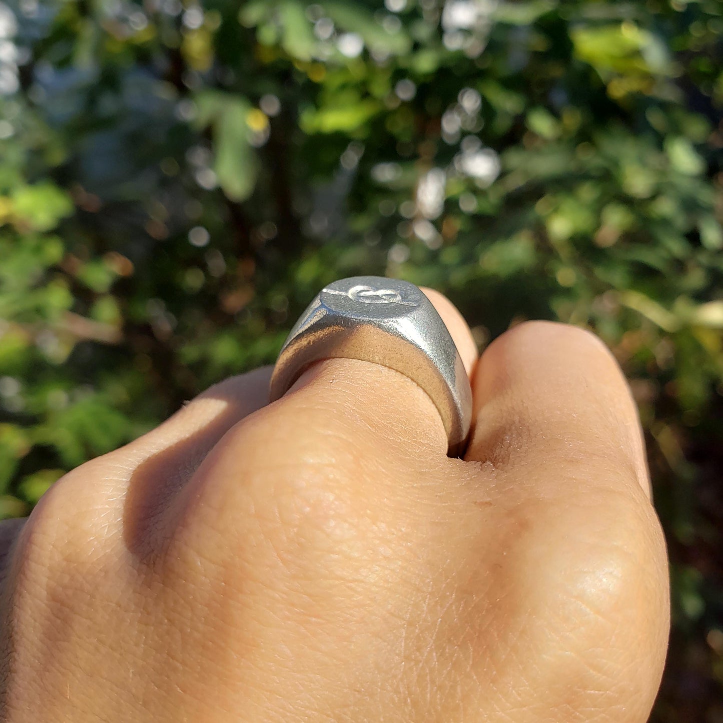 Overhand knot wax seal signet ring