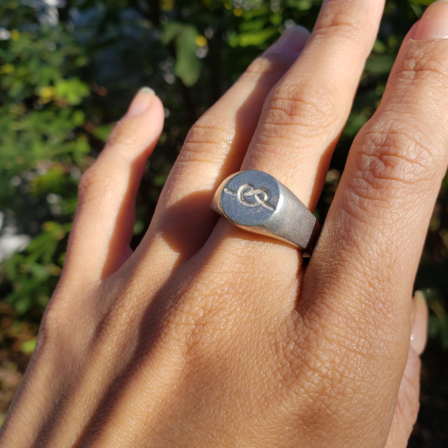 Overhand knot wax seal signet ring