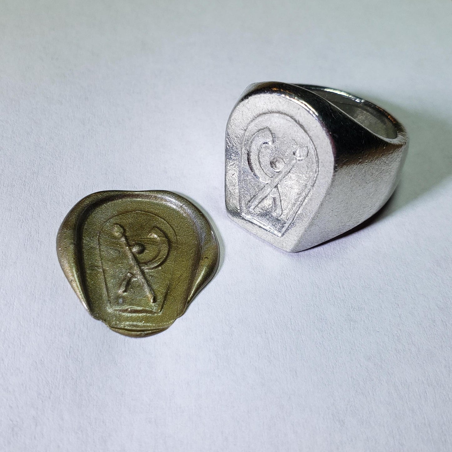 Egyptian warrior weapons wax seal signet ring