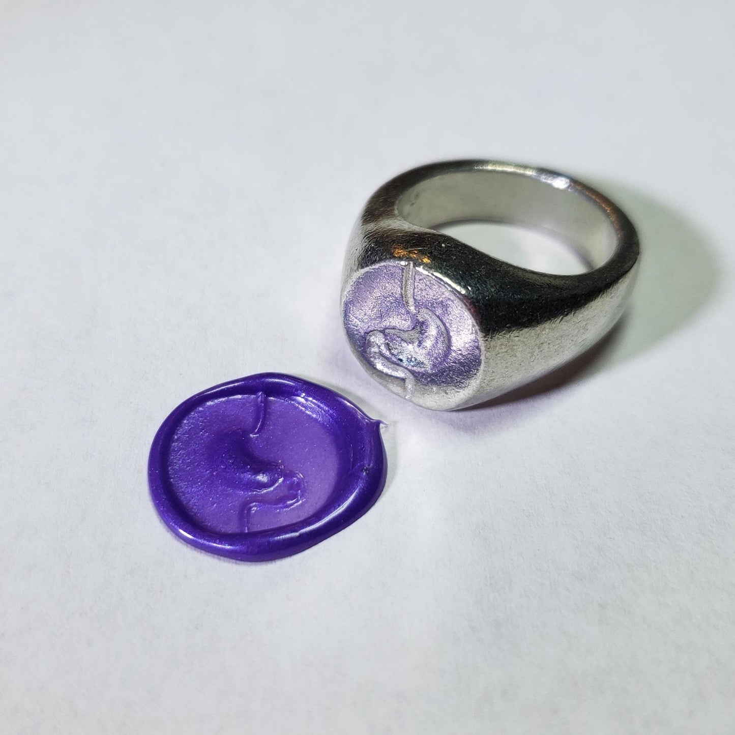 Stomach wax seal signet ring
