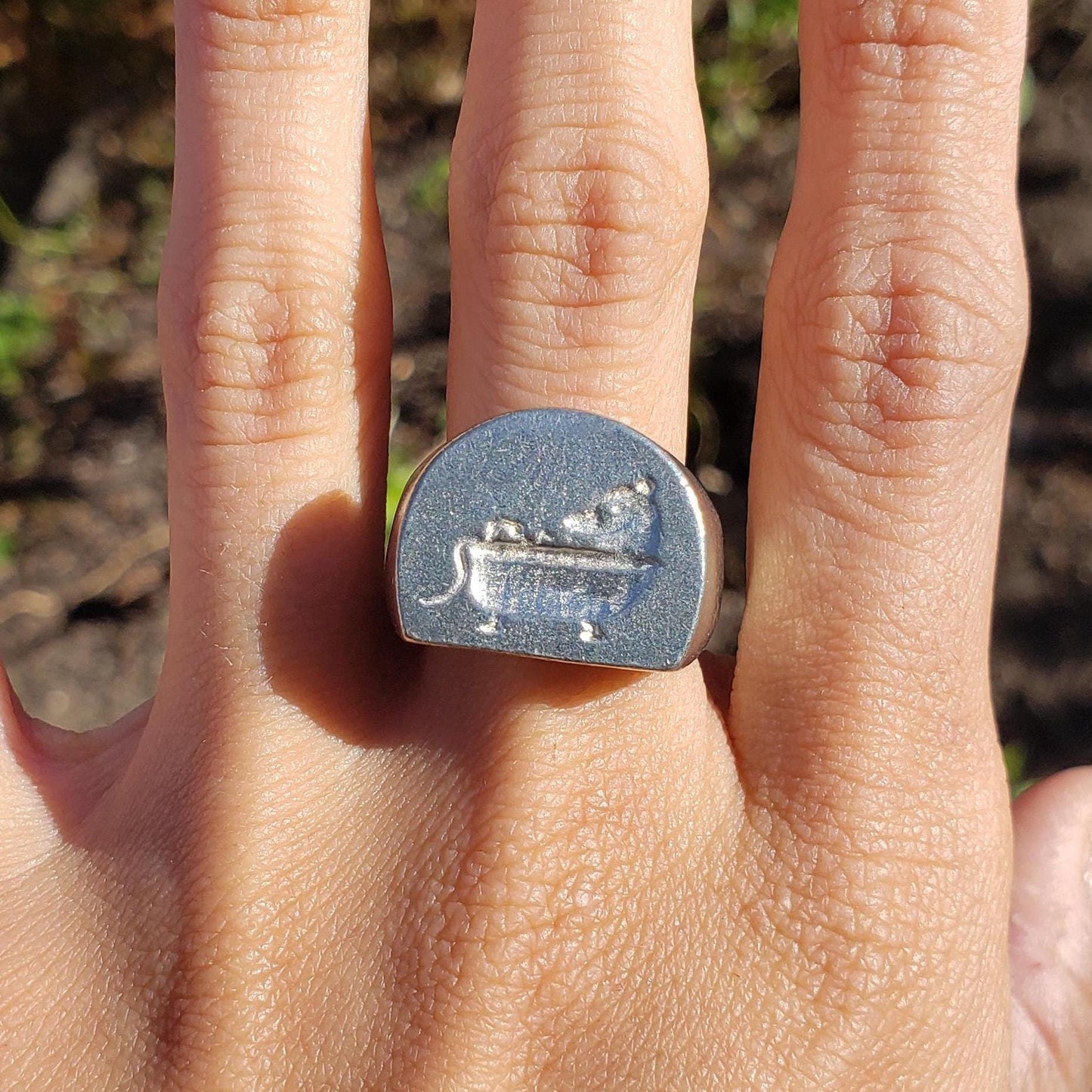 Bath mouse wax seal signet ring