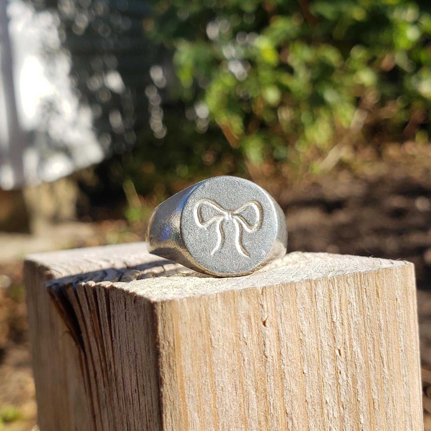 String bow wax seal signet ring