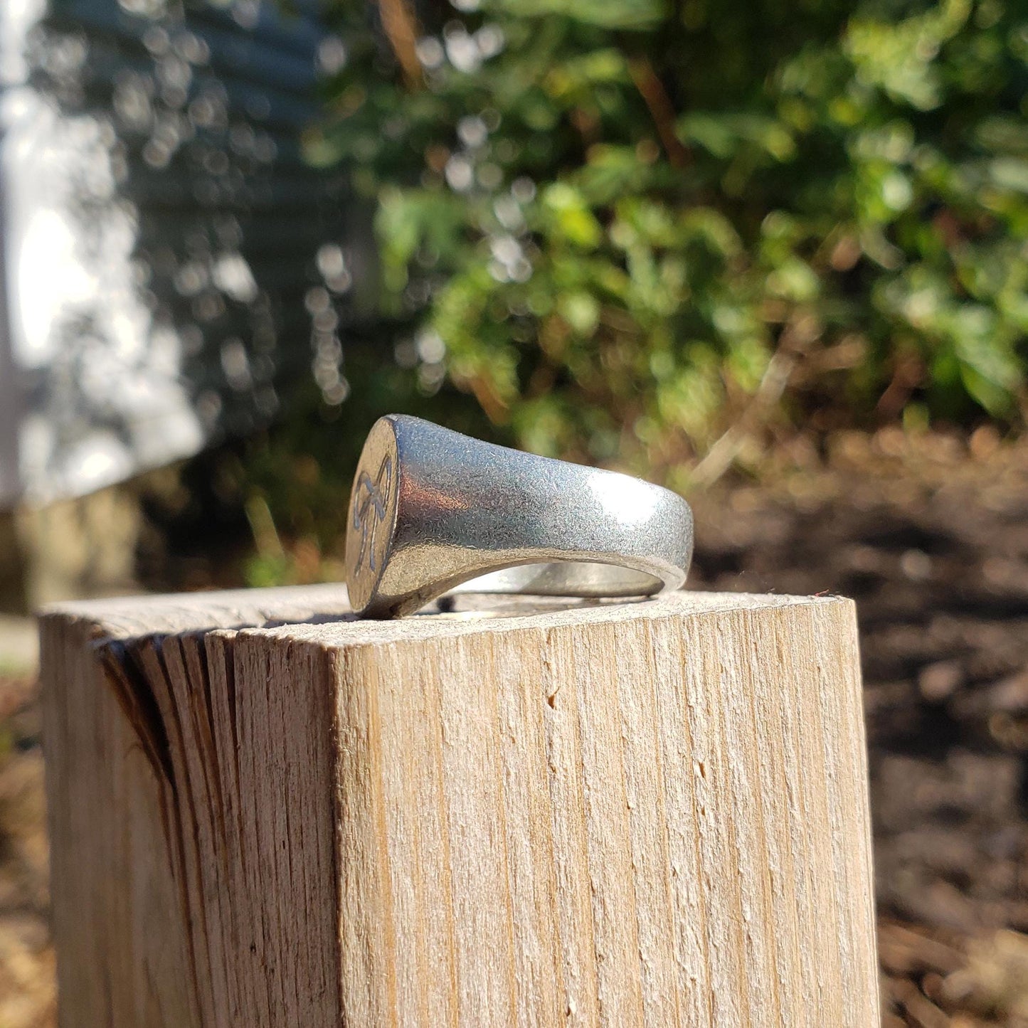 String bow wax seal signet ring