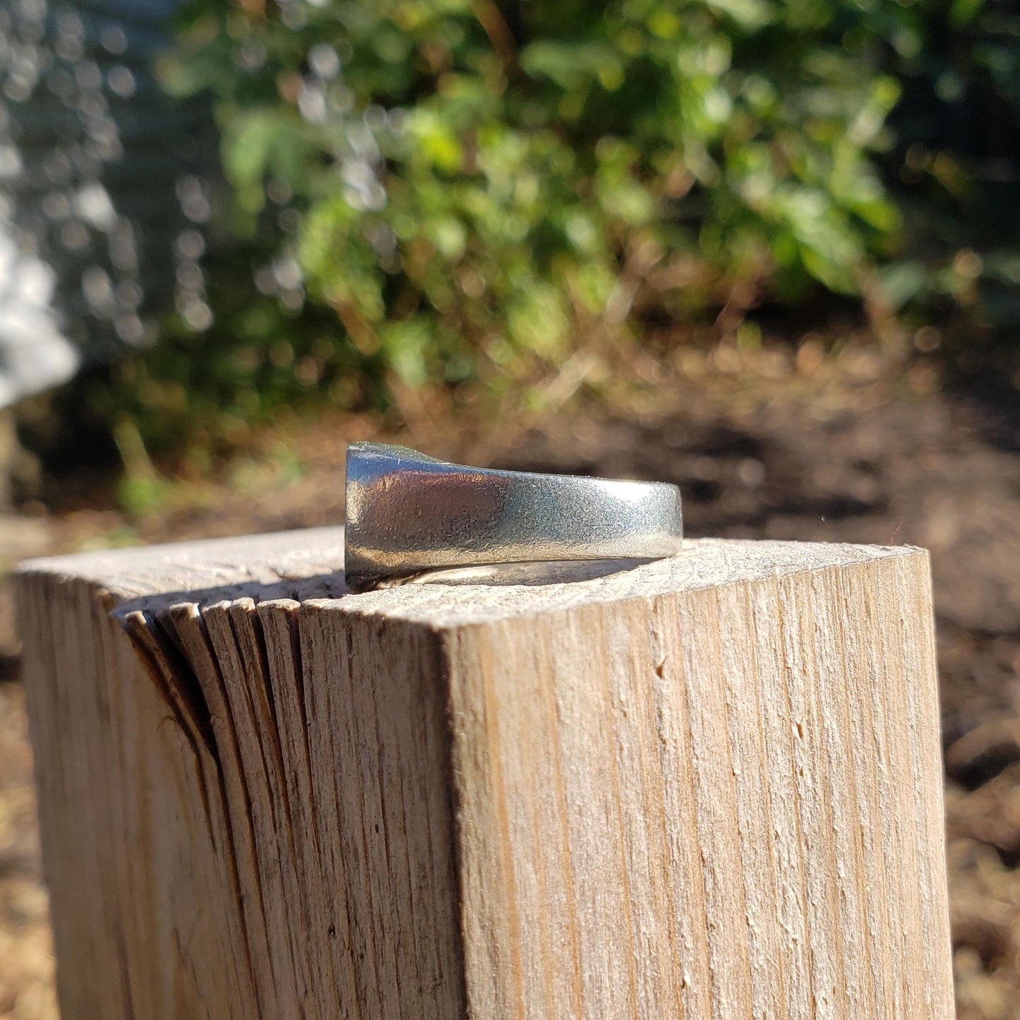 Overhand knot wax seal signet ring