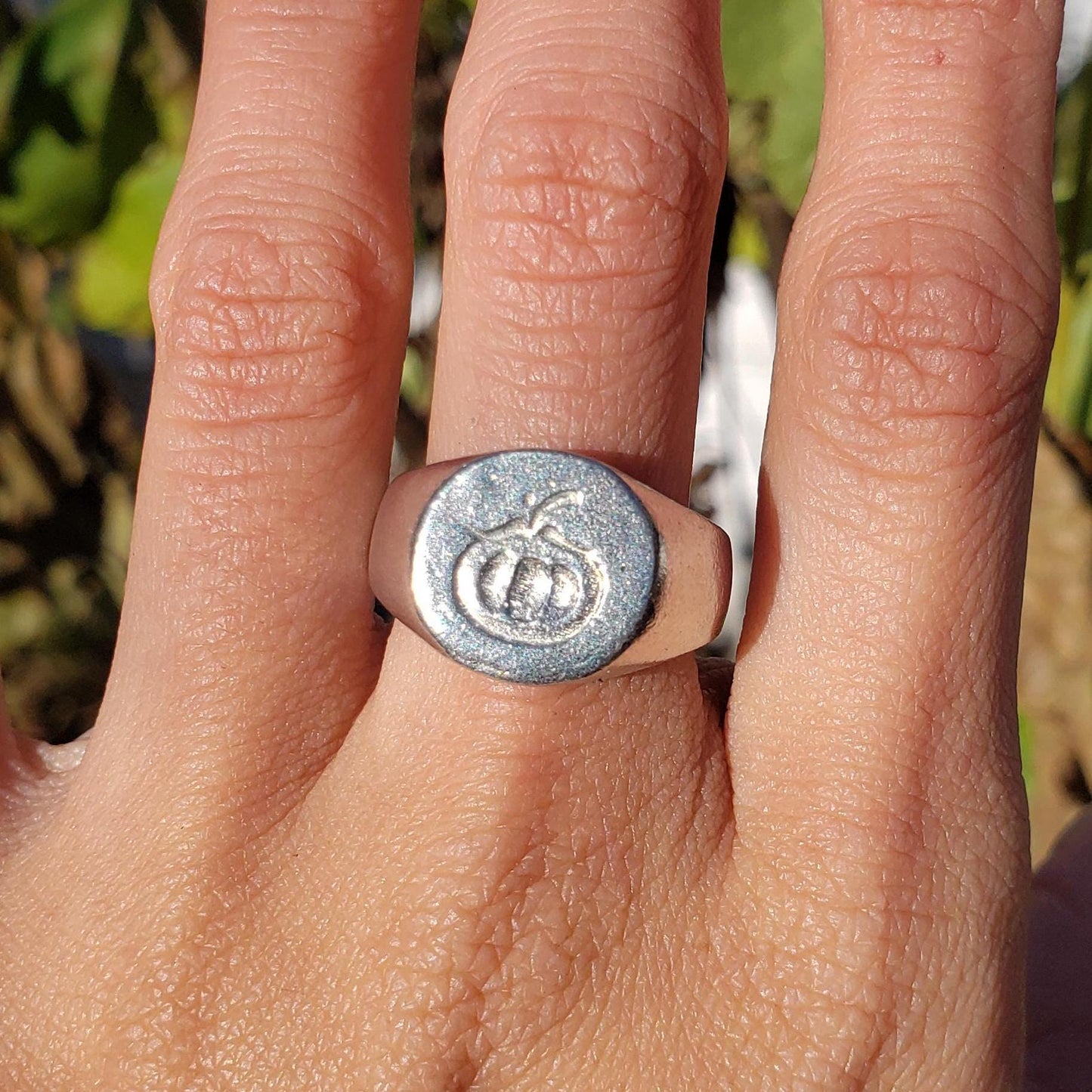 Mangosteen wax seal signet ring