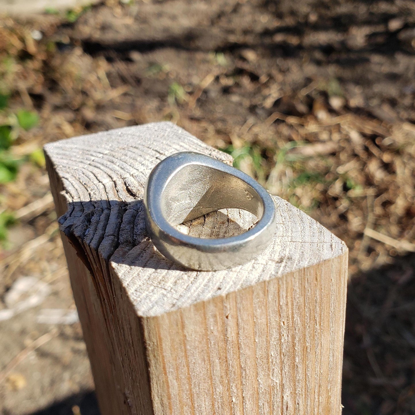 String bow wax seal signet ring