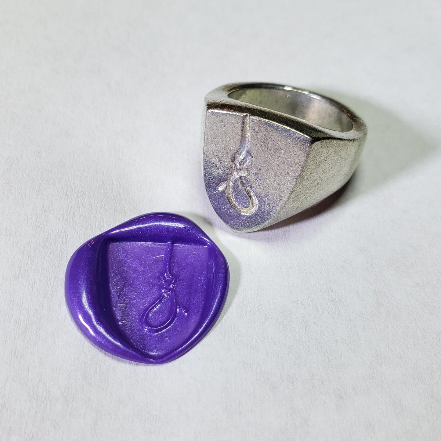 Bowline knot wax seal signet ring