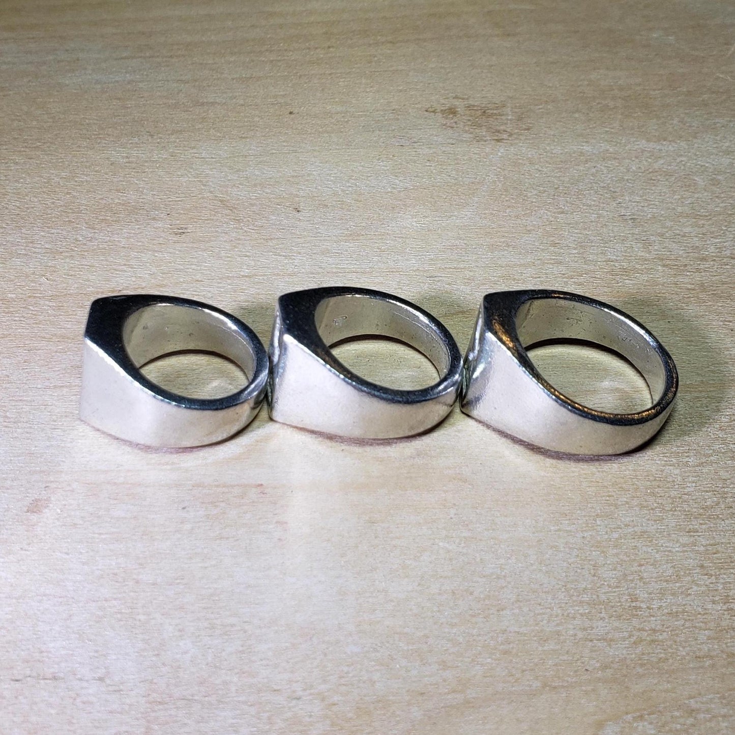 Hourglass wax seal signet ring