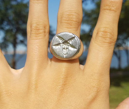 Pentagoat signet ring