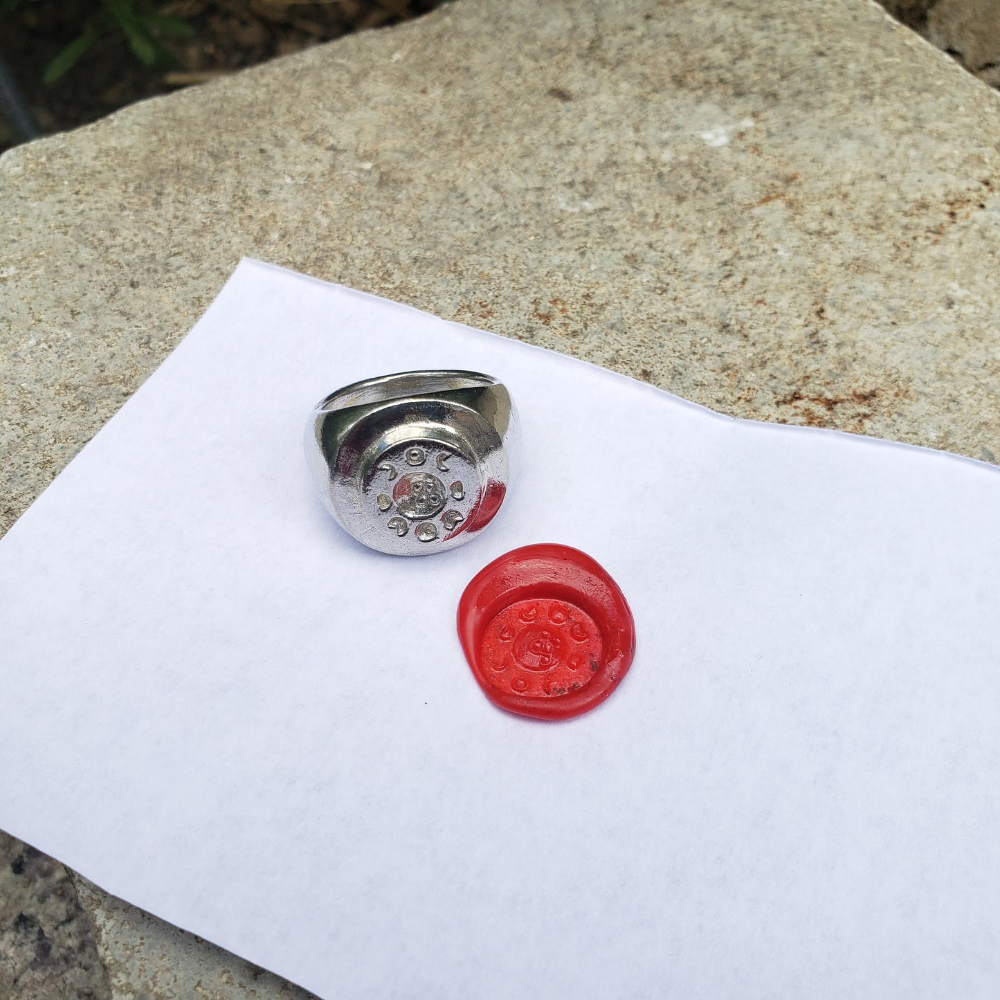 Lunar cycle signet ring