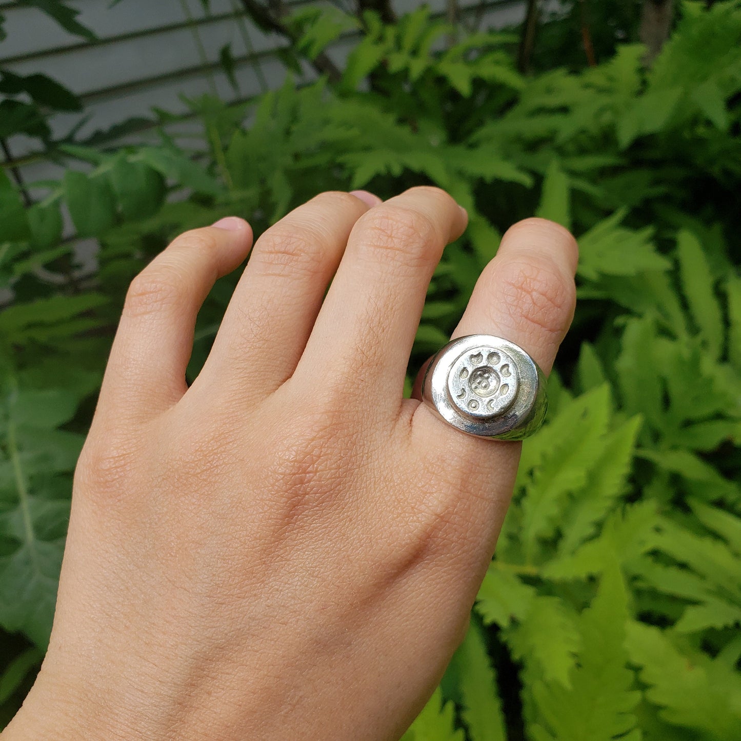 Lunar cycle signet ring