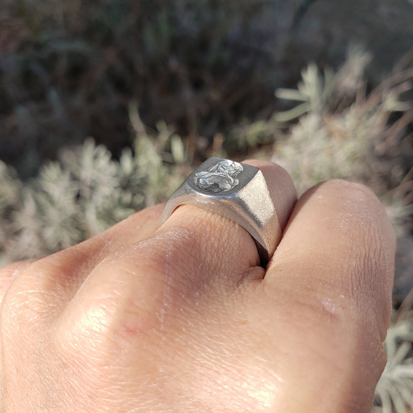 Shirtmouth wax seal signet ring