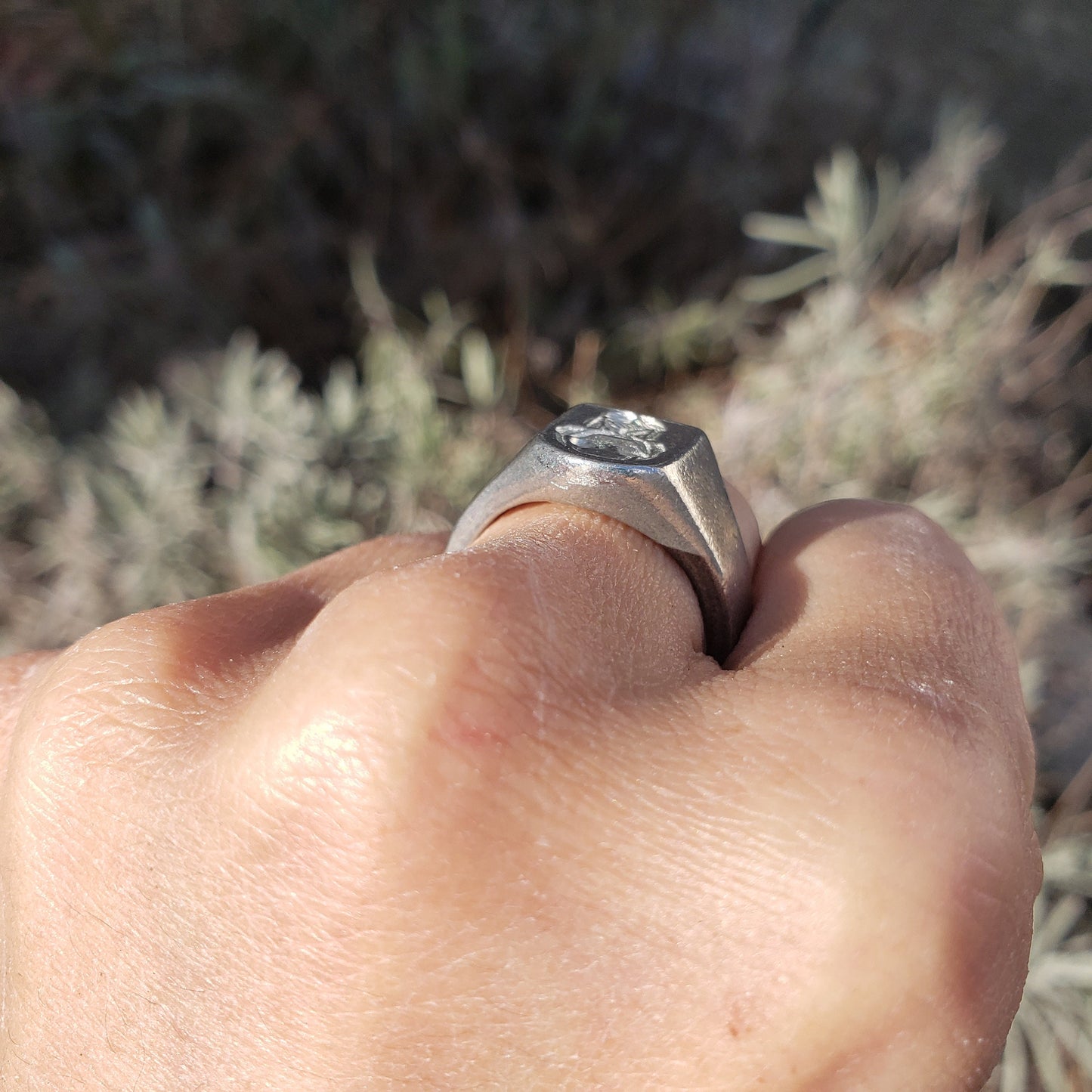 Shirtmouth wax seal signet ring