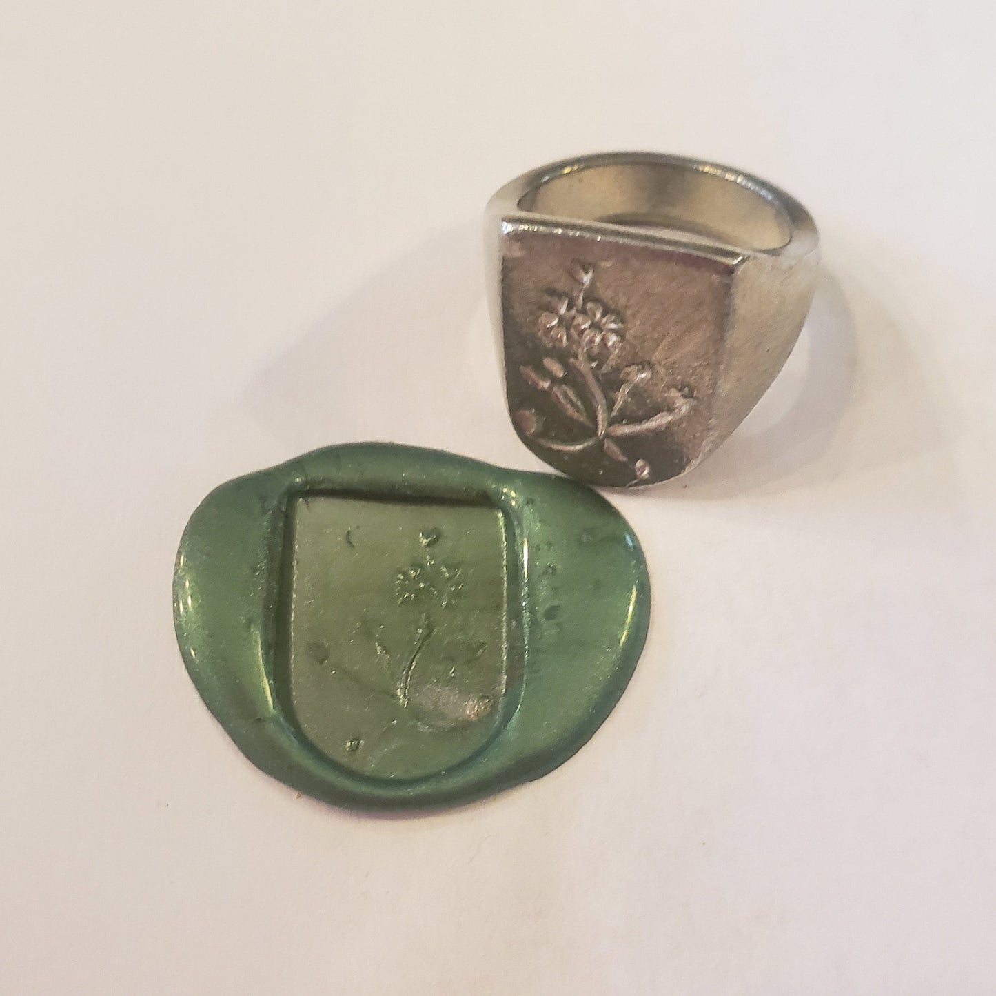 Venus flytrap flower wax seal signet ring