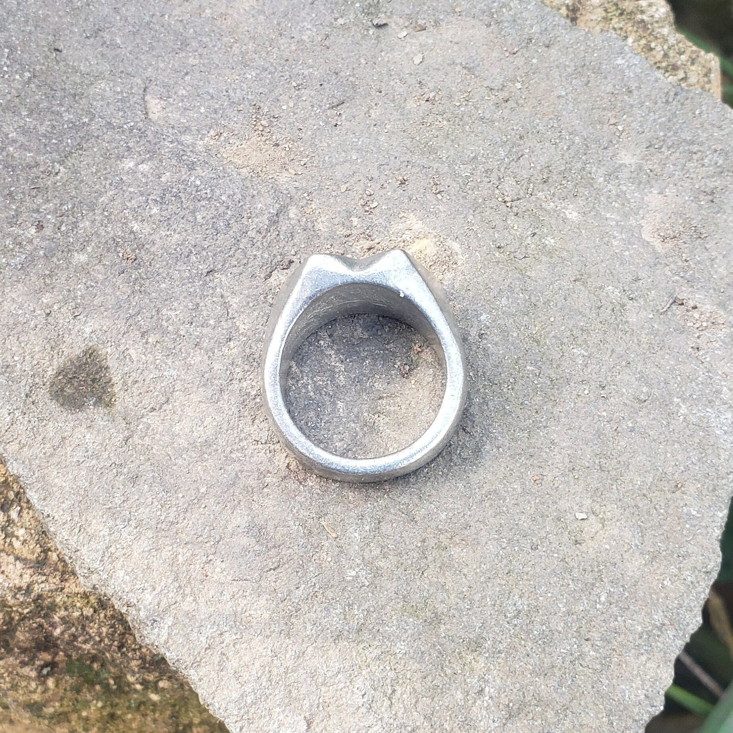 Body letter "M" wax seal signet ring