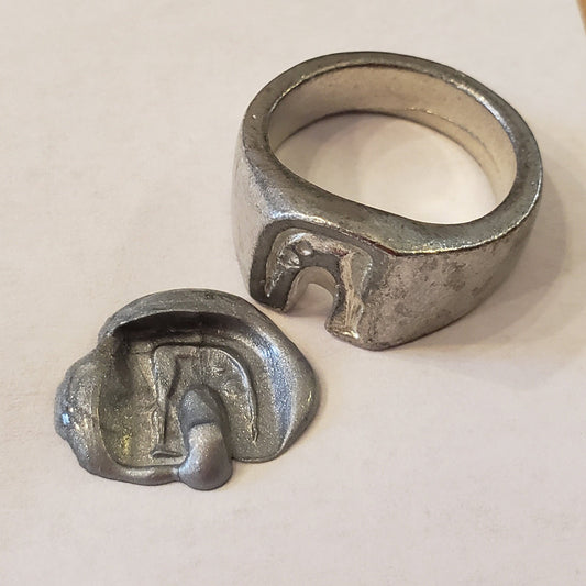 Body letter "n" wax seal signet ring