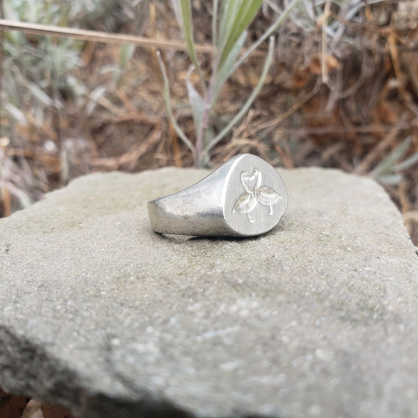 Kissing geese wax seal signet ring