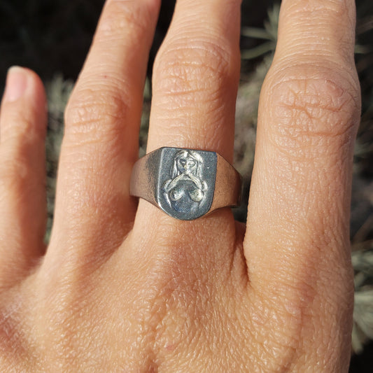 Shirtmouth wax seal signet ring