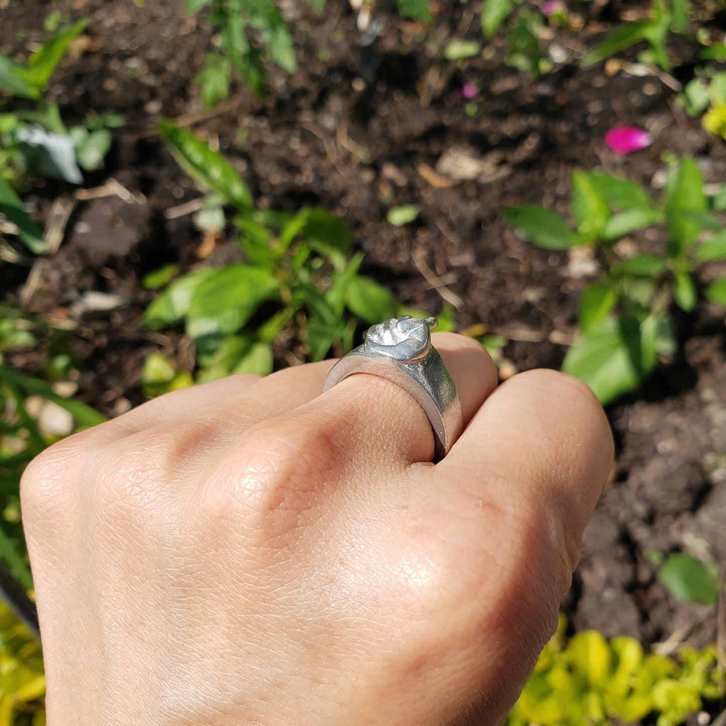 Finger ring