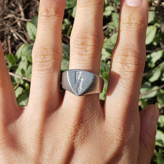 Electric arrow wax seal signet ring