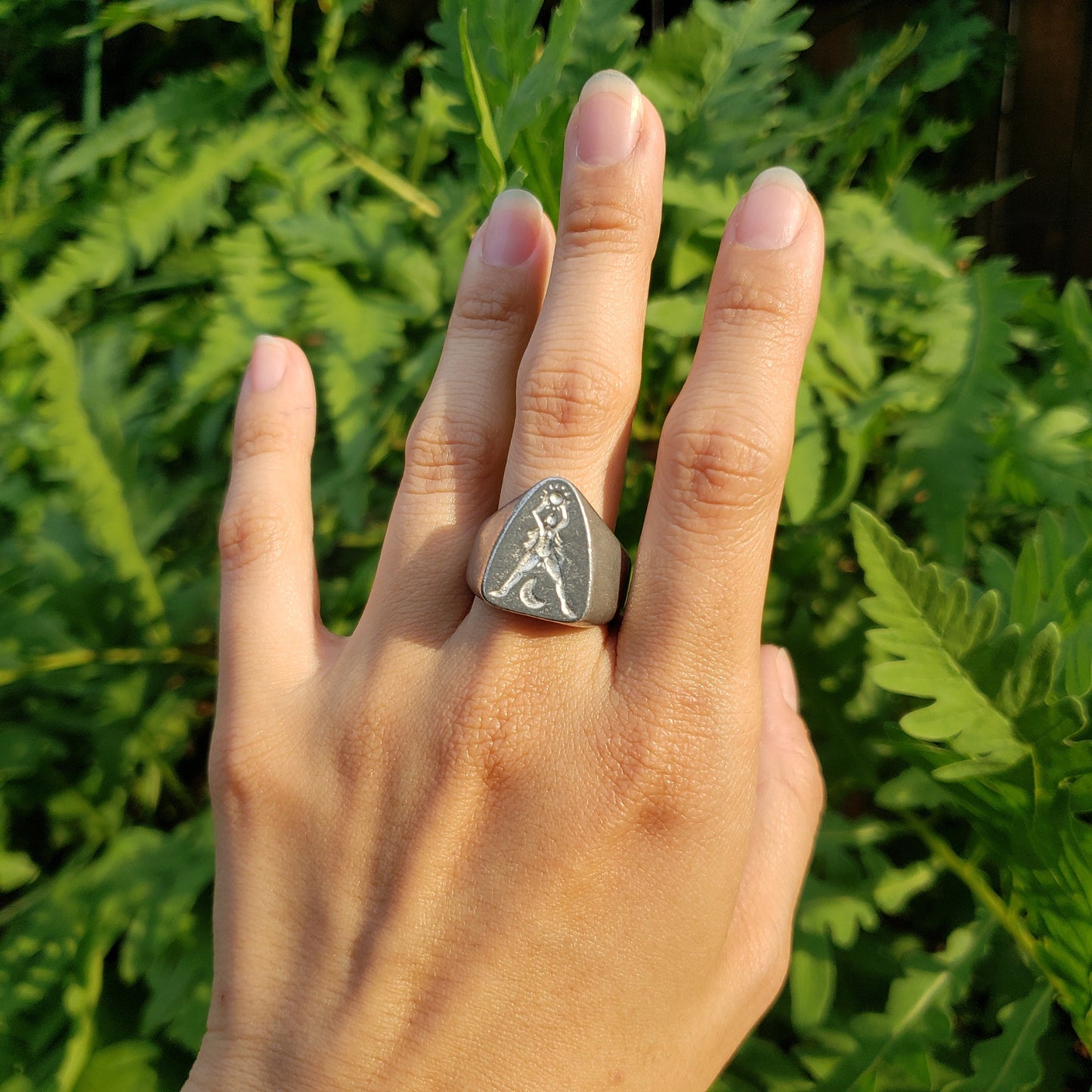 Raising sun wax seal signet ring