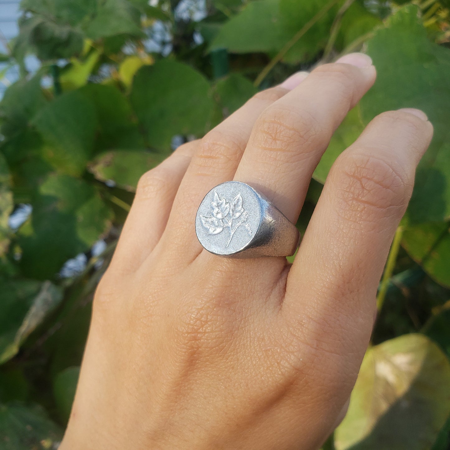 Poison ivy wax seal signet ring