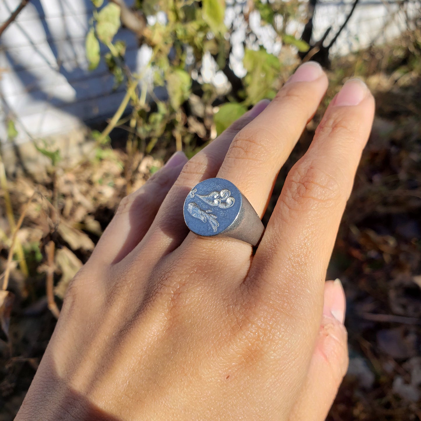 Blowing wax seal signet ring