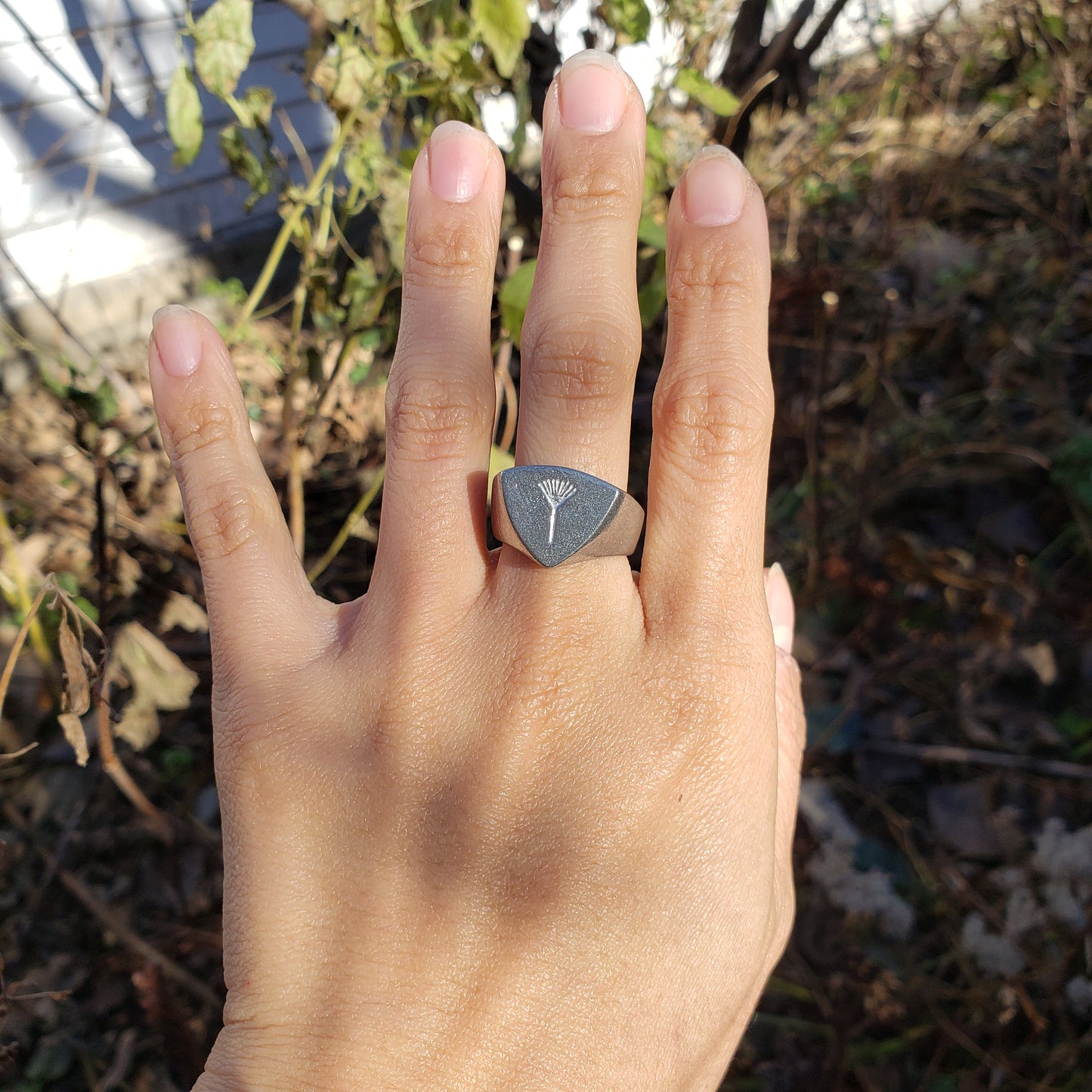 Rake wax seal signet ring