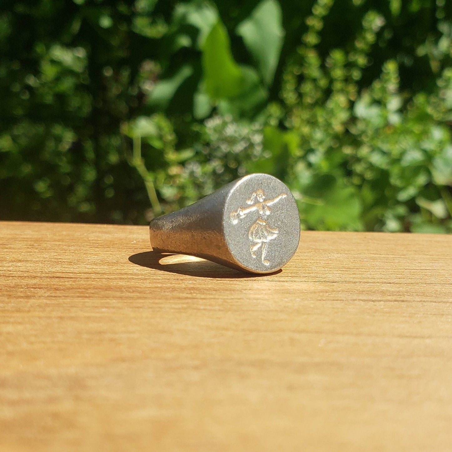 weight throw wax seal signet ring