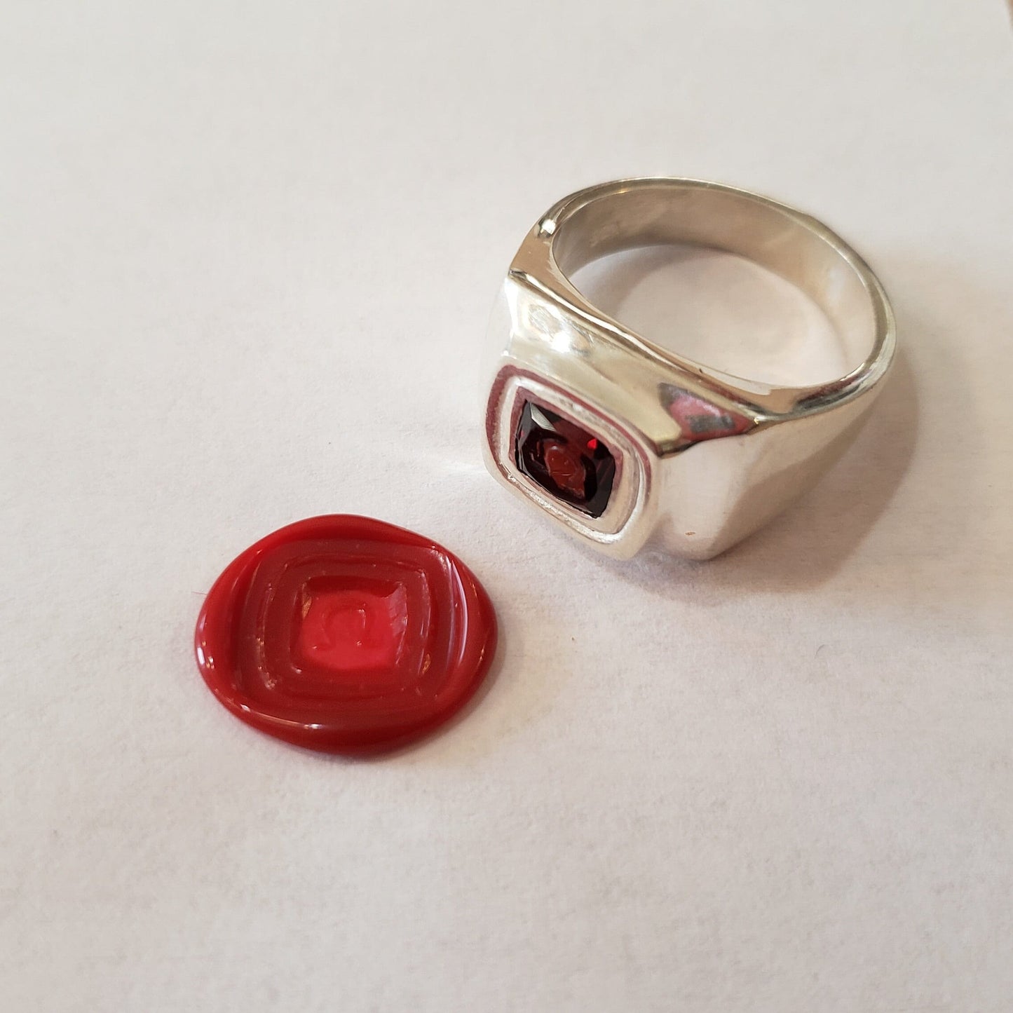 Pyrope ohm silver ring