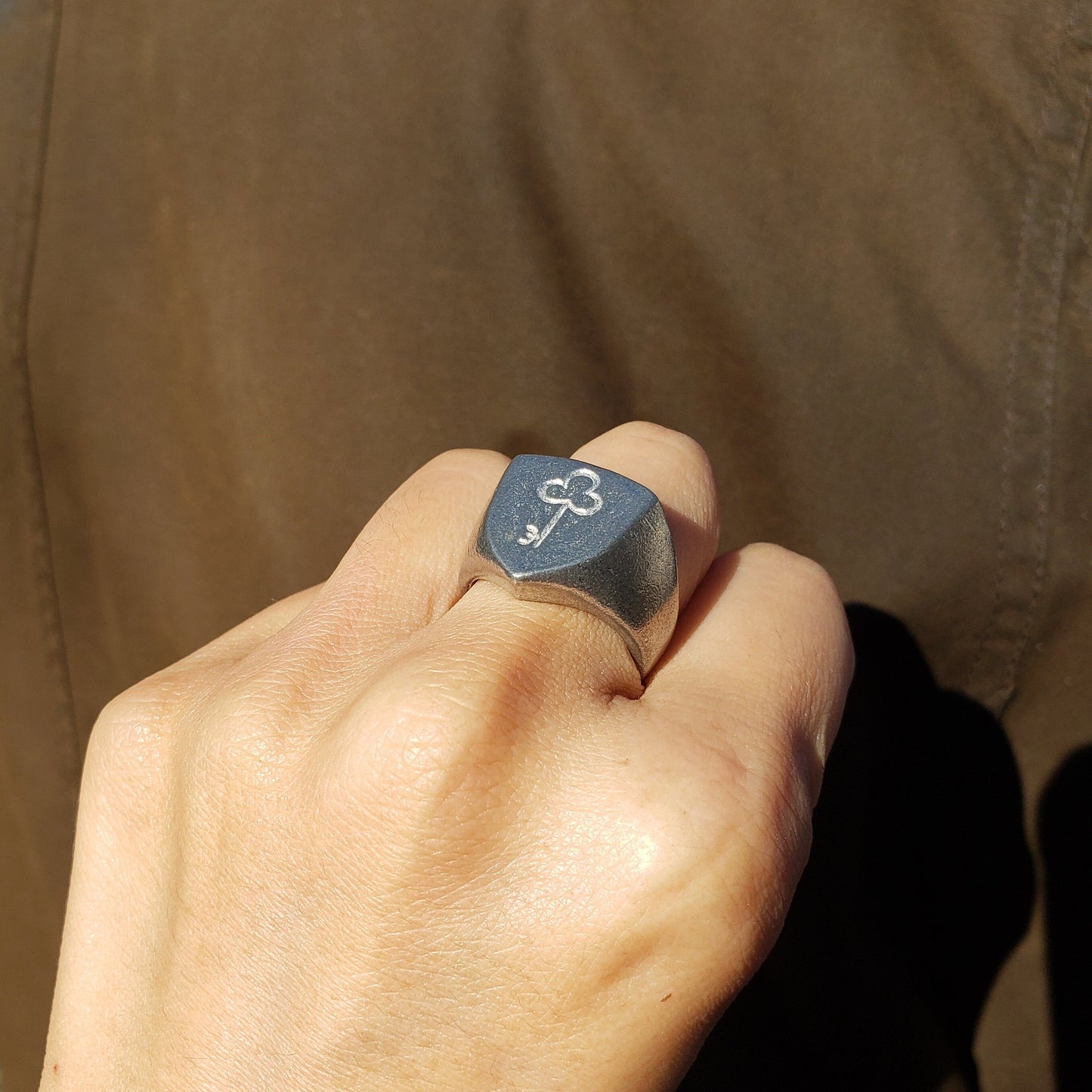 Trefoil key wax seal signet ring