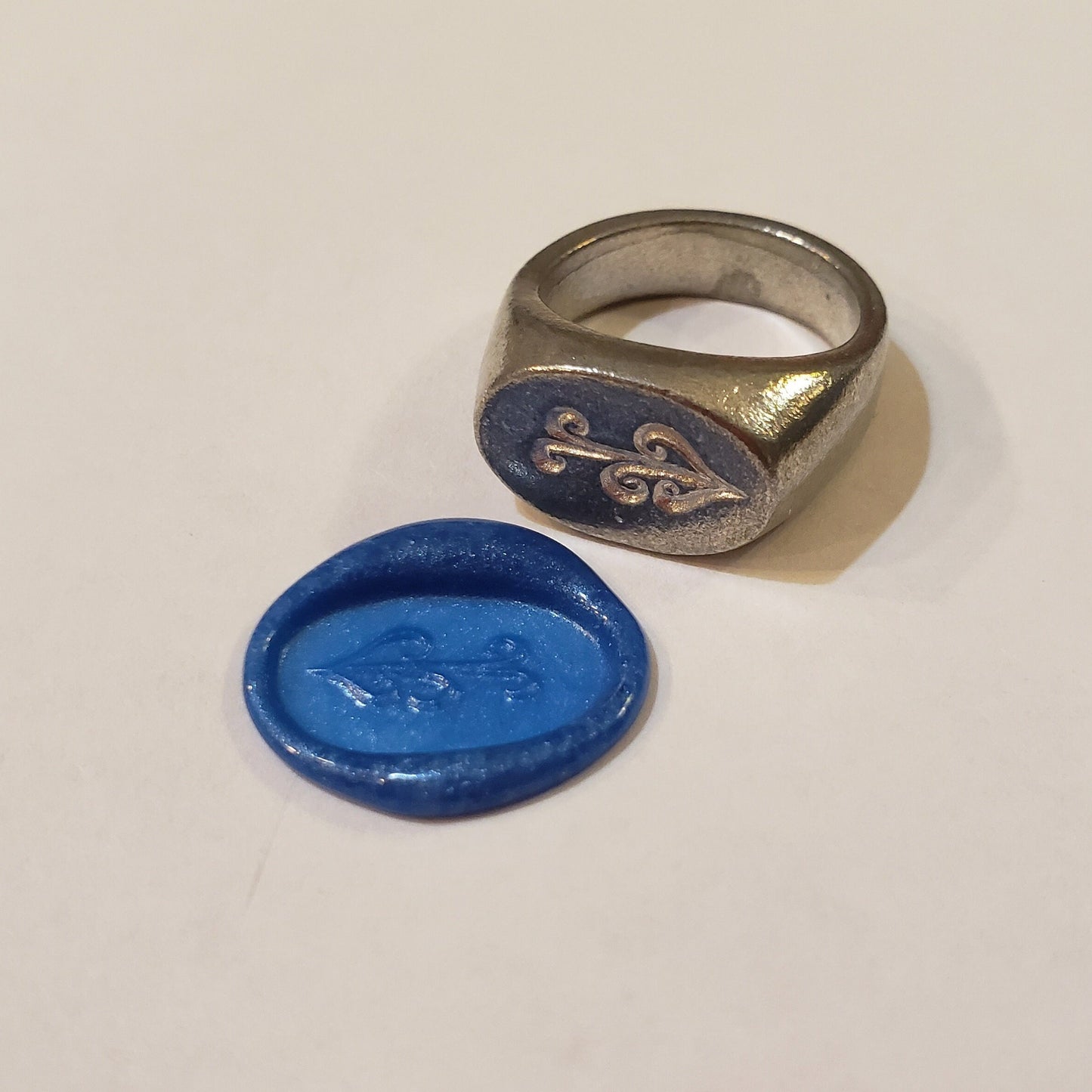 Wind wax seal signet ring