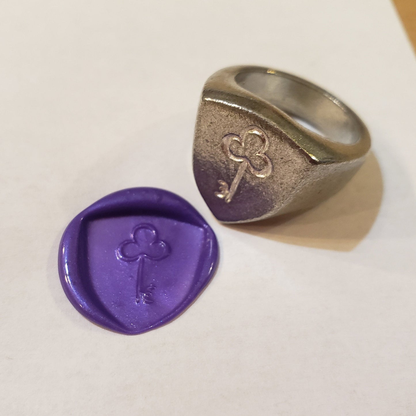 Trefoil key wax seal signet ring