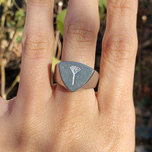 Rake wax seal signet ring