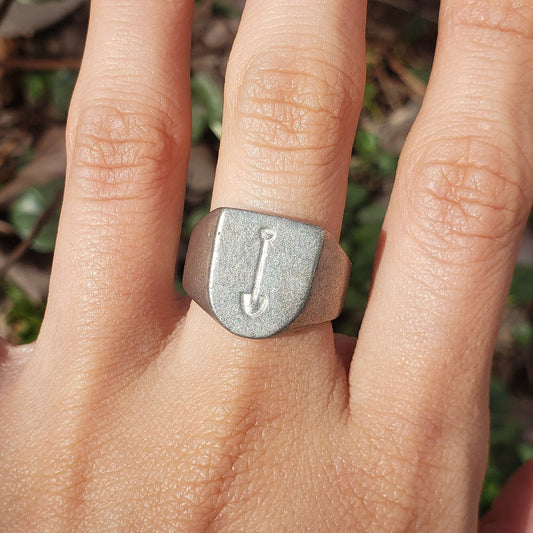 Shovel wax seal signet ring