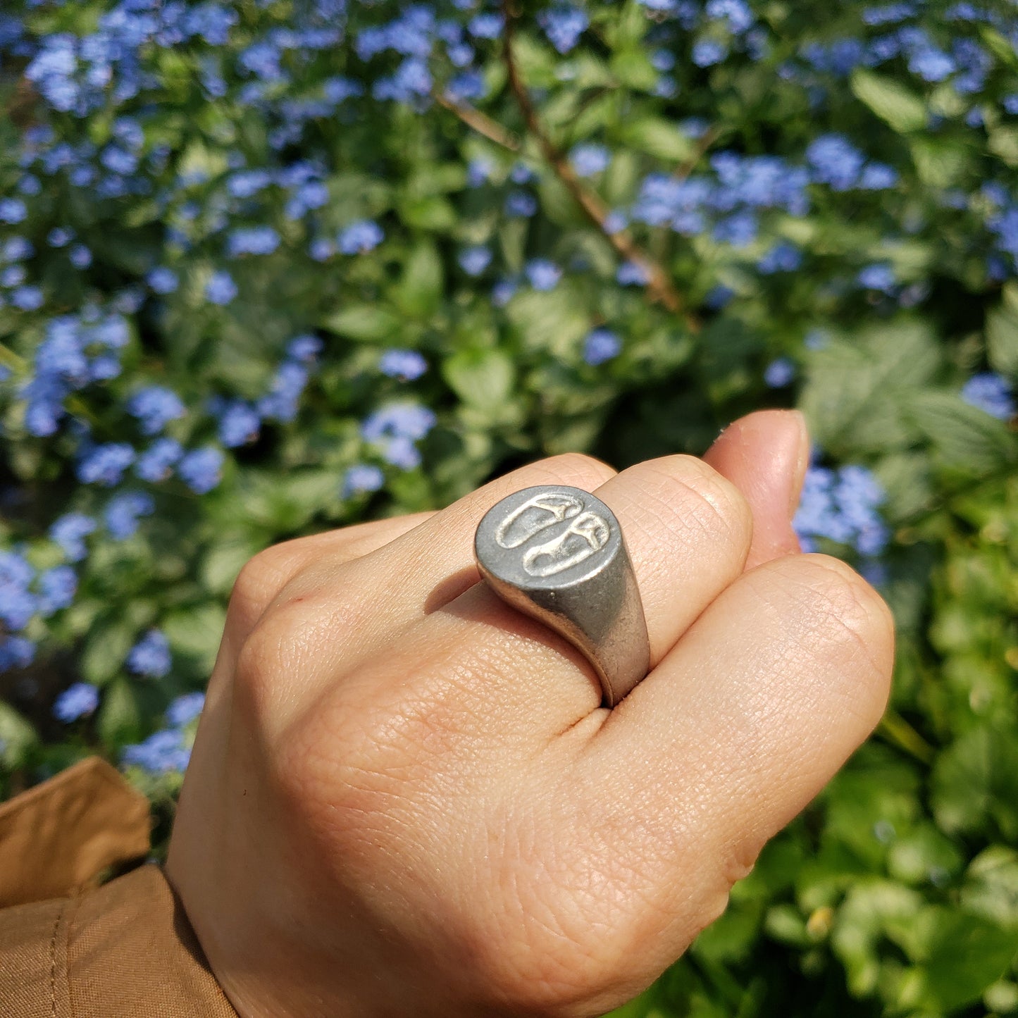 Sandals wax seal signet ring