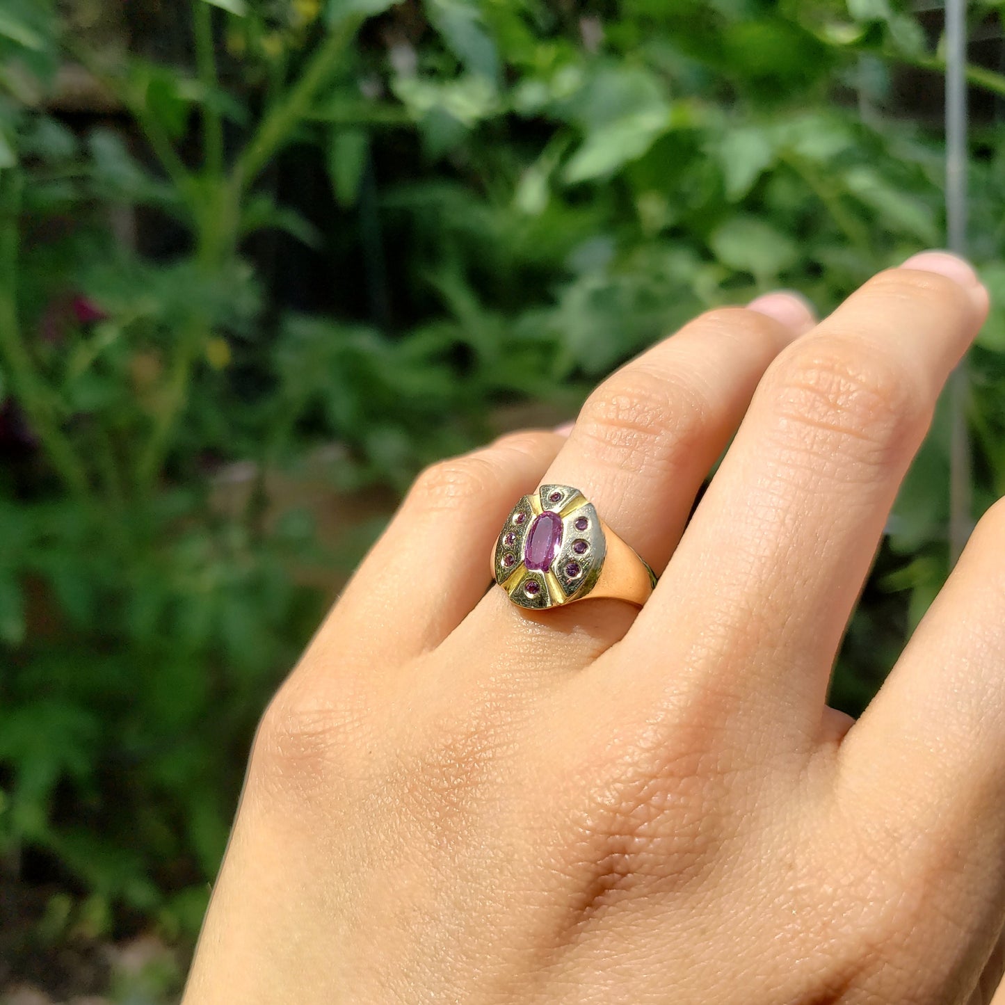 Pink sapphire 9 stone 18k gold ring