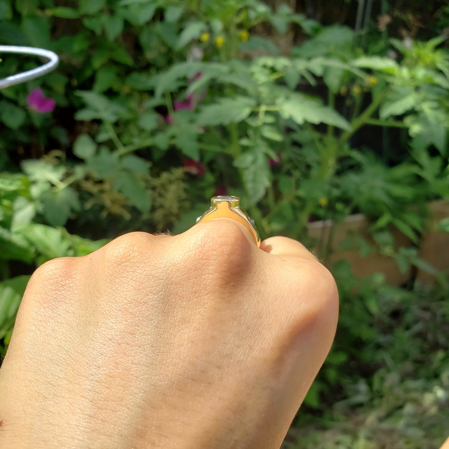 Seafoam sapphire 3 stone 18k gold ring