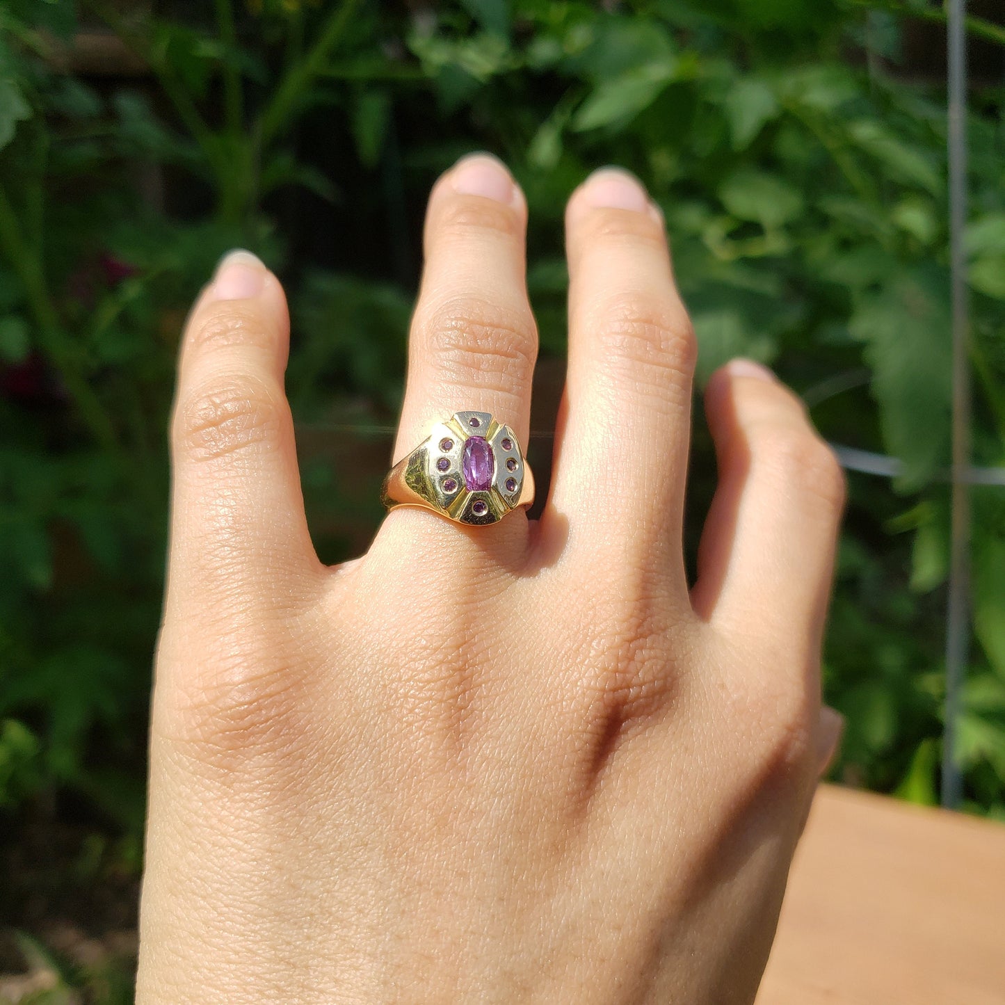 Pink sapphire 9 stone 18k gold ring