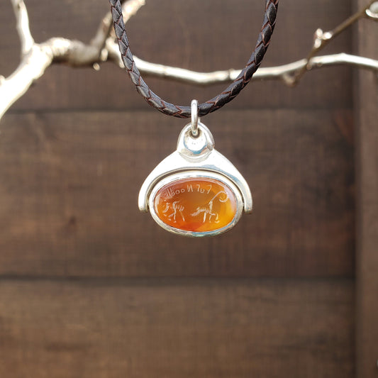 Carnelian fur noodle pendant