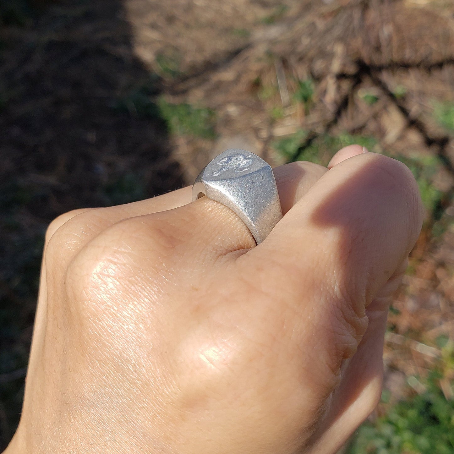 Bleeding heart flower wax seal signet ring