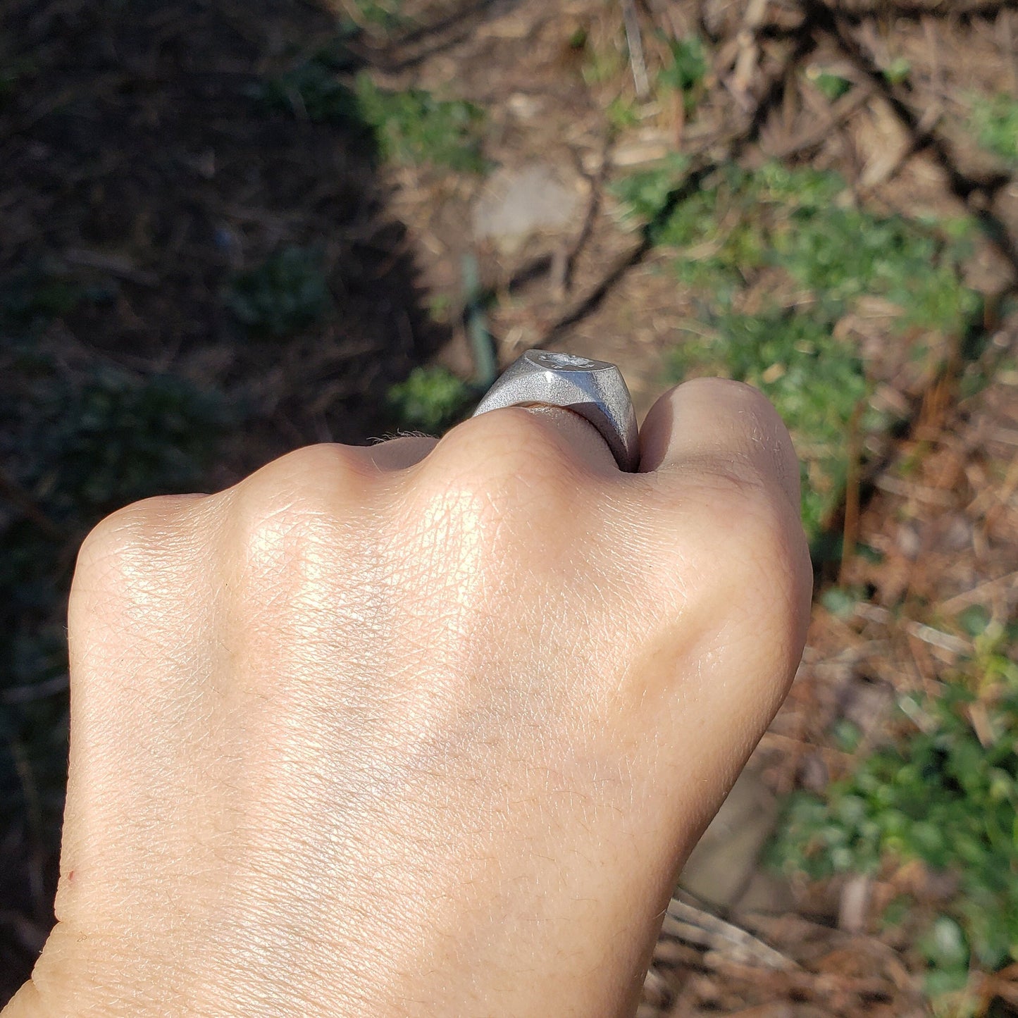 Bleeding heart flower wax seal signet ring